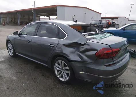 2018 Volkswagen Passat 2.0T Se z USA, uszkodzony, nr VIN 1VWBA7A32JC012283